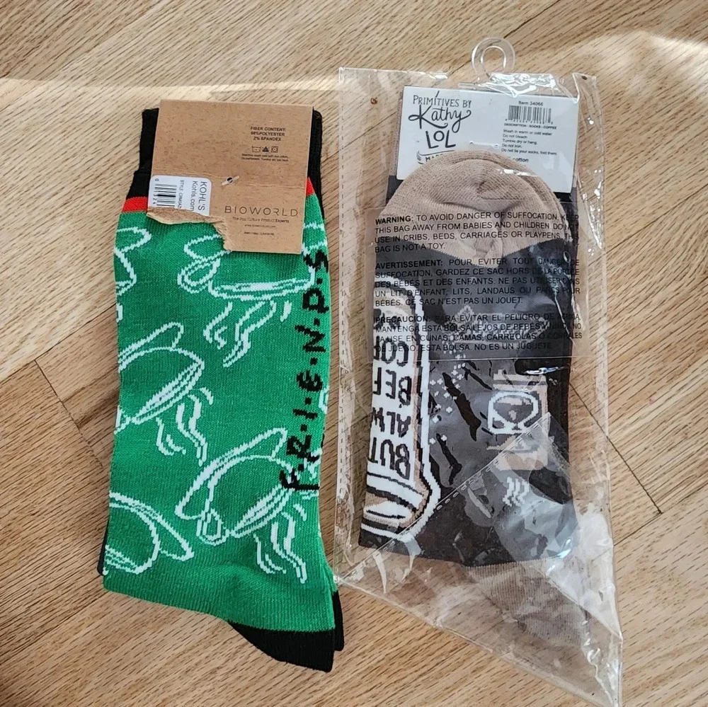 Primitives by kathy socks coffee set of 2